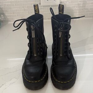 Dr Martins Sinclair zippered boots with laces.
Women’s 7/Mens 6. Black Leather